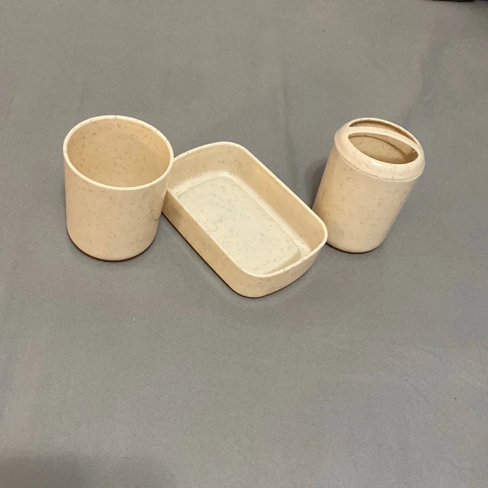 BOGO Speckled Ivory Colored Plastic Bathroom Set